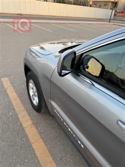 جیپ گراند شیرۆکی